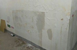 钢城区地下车库消防水池墙面漏水找堵漏师傅