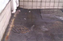 該處往地下室進(jìn)水，找嘉定區(qū)附近專業(yè)師傅修整。