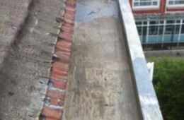 南京二十九中学楼顶水沟[一圈]漏水