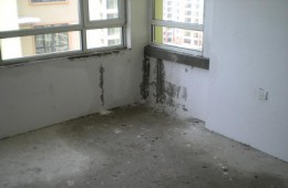 河北師范大學(xué)第二實(shí)驗(yàn)樓 頂樓窗戶往室內(nèi)漏雨