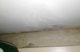 新華區(qū)高柱新村43棟 天花板滲水