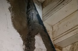 苏州市姑苏区人民商场 地下停车库多处墙壁渗水