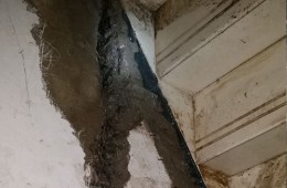 蘇州市姑蘇區(qū)人民商場 地下停車庫多處墻壁滲水