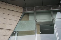 无锡市邮政集团分公司无锡国邮大厦玻璃幕墙修补