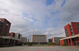 中国计量大学部分漏水、渗水较严重屋面进行维修