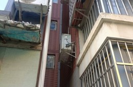 中間墻壁滲水
